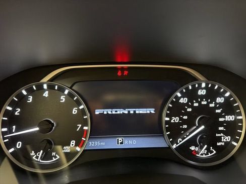 Used 2026 Nissan Frontier SV w/ Tow Package RWD image 37