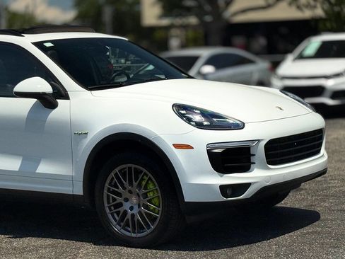 Used 2016 Porsche Cayenne S AWD/4WD image 12
