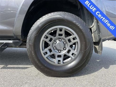 Used 2020 Toyota 4Runner Venture image 9