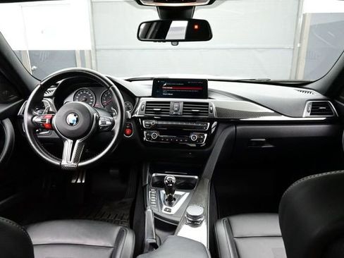Used 2018 BMW M3 RWD image 18