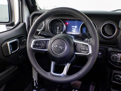 Used 2023 Jeep Wrangler Unlimited Sahara w/ Cold Weather Group image 12