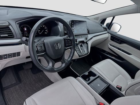 Used 2025 Honda Odyssey Touring image 7