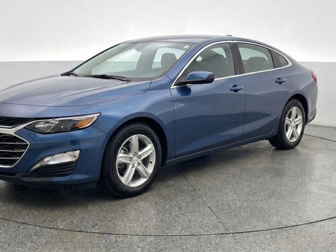 Used 2024 Chevrolet Malibu LT FWD image 3