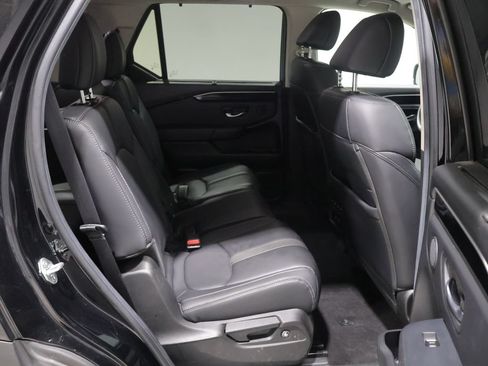 Used 2025 Honda Pilot EX-L image 22
