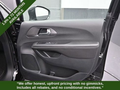 New 2026 Chrysler Voyager LX image 27