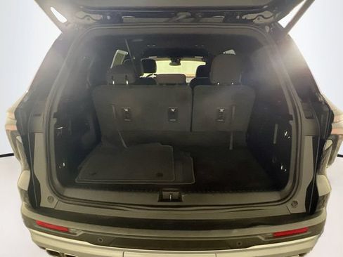 Used 2024 Chevrolet Traverse Z71 AWD/4WD image 29