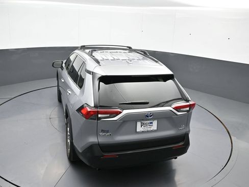 Used 2022 Toyota RAV4 LE AWD/4WD image 38