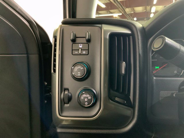 Used 2018 Chevrolet Silverado 1500 LT w/ All Star Edition AWD/4WD image 44