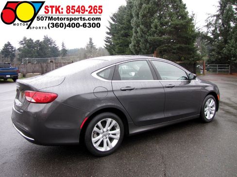 Used 2016 Chrysler 200 Limited image 7