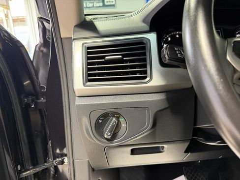 Used 2021 Volkswagen Atlas SE FWD image 22