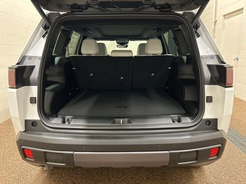 New 2026 Jeep Cherokee Limited AWD/4WD image 11