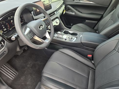 Certified 2026 INFINITI QX60 Luxe w/ Cargo Package FWD image 2