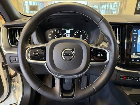 Used 2020 Volvo XC60 T6 Momentum w/ Protection Package image 15