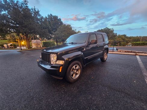 Used 2008 Jeep Liberty Sport w/ Popular Equipment Group AWD/4WD image 2