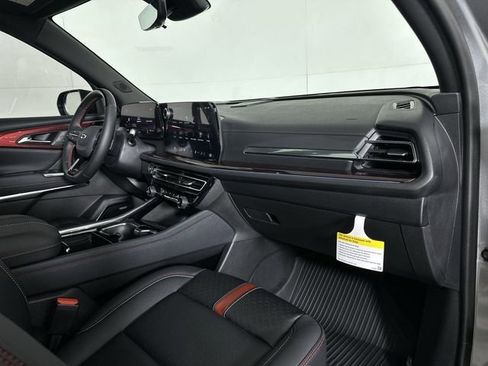 New 2026 Chevrolet Traverse RS w/ LPO, Floor Liner Package AWD/4WD image 30