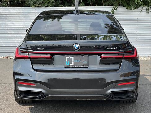 Used 2022 BMW 750Li xDrive AWD/4WD image 11