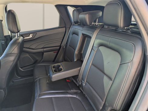 Used 2022 Ford Escape Titanium image 14