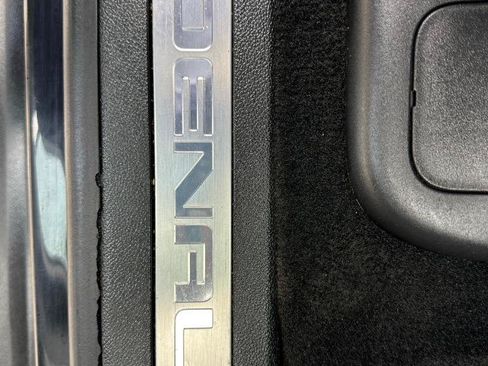 Used 2013 GMC Yukon XL Denali RWD image 26