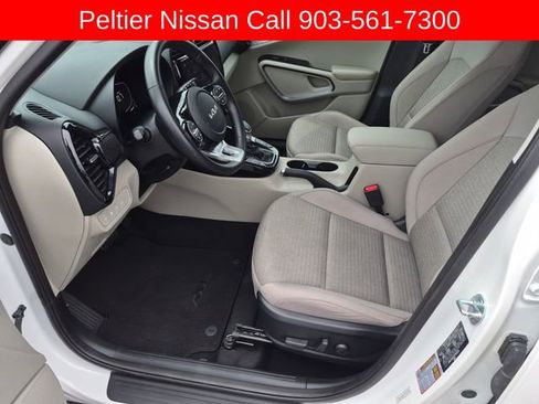 Used 2025 Kia Soul EX FWD image 17