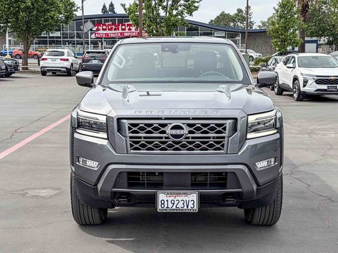 Used 2023 Nissan Frontier SV w/ SV Premium Package image 6