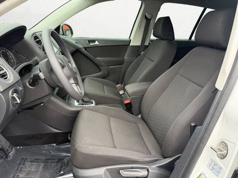 Used 2018 Volkswagen Tiguan Limited FWD image 9