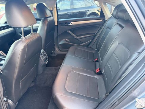 Used 2020 Volkswagen Passat 2.0T SE image 19