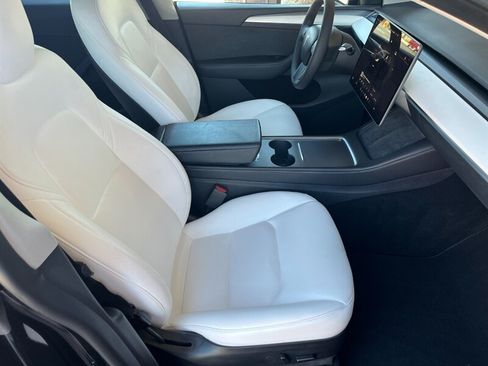 Used 2022 Tesla Model Y Long Range AWD/4WD image 13