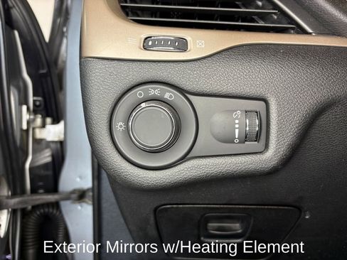 Used 2017 Jeep Cherokee Sport AWD/4WD image 16