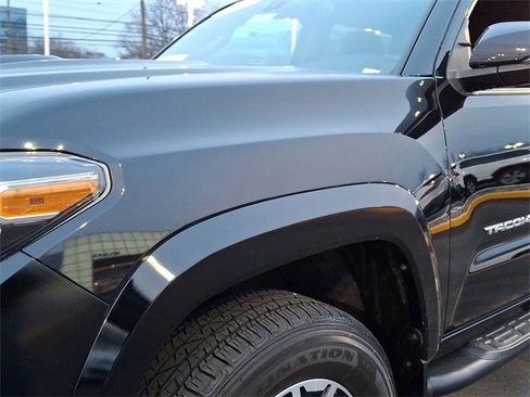 Certified 2022 Toyota Tacoma TRD Sport image 10