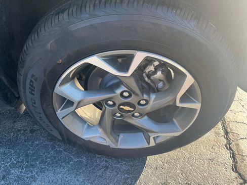 Used 2025 Chevrolet Trax LT image 23