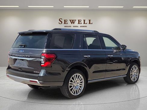 Used 2023 Ford Expedition Limited AWD/4WD image 4
