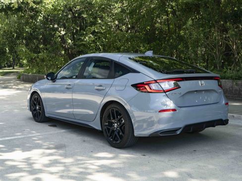 Used 2023 Honda Civic Sport image 7