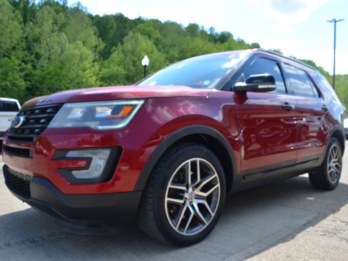 Used 2017 Ford Explorer Sport AWD/4WD image 2
