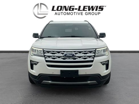 Used 2018 Ford Explorer XLT w/ Equipment Group 202A FWD image 11