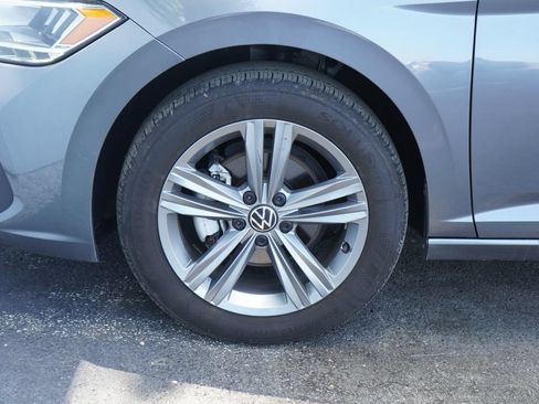 Used 2024 Volkswagen Jetta SE FWD image 6
