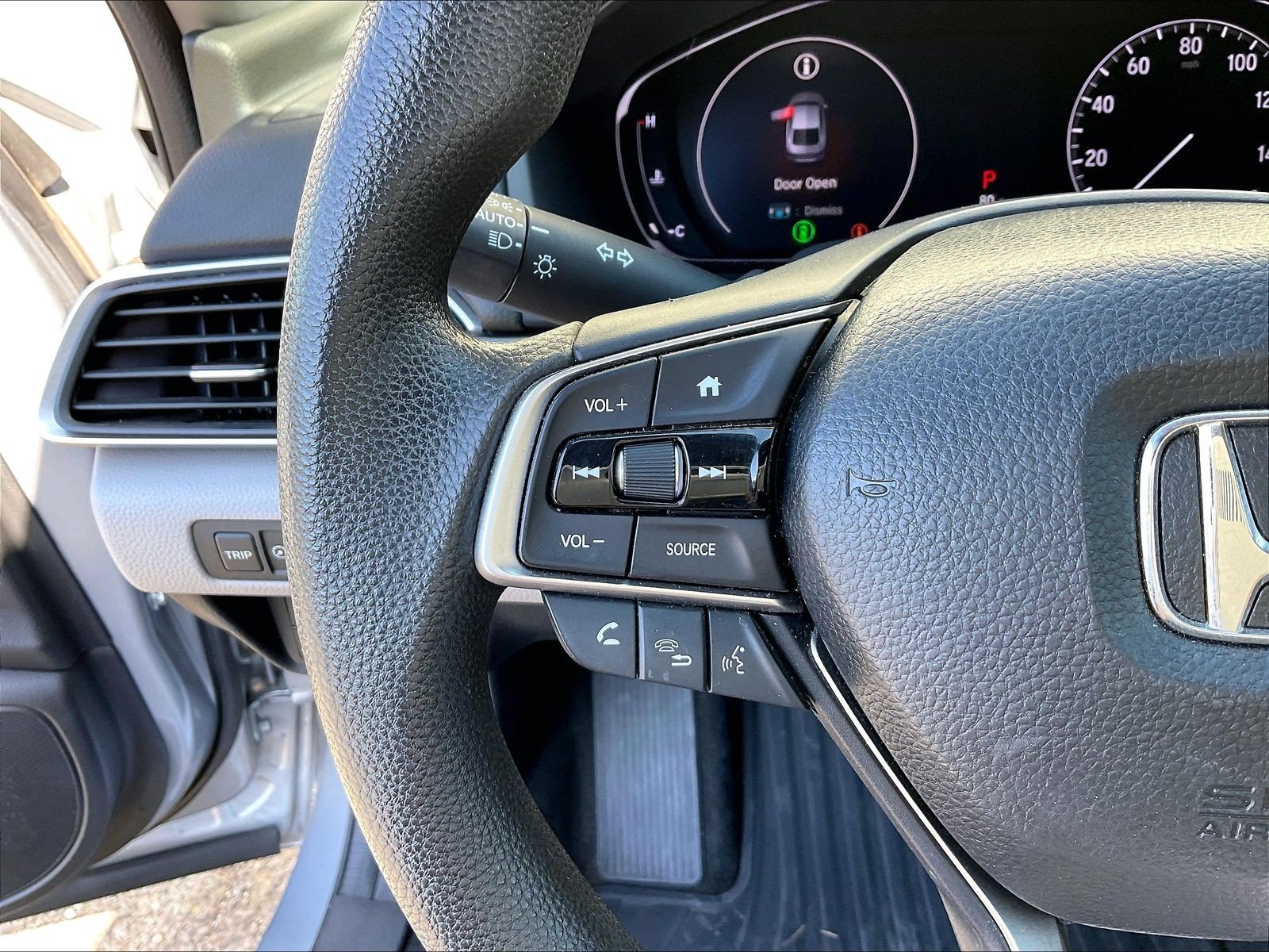Used 2018 Honda Accord LX image 18