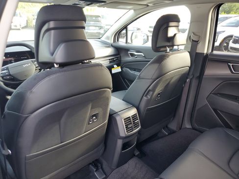 New 2026 Kia Sportage SX image 11