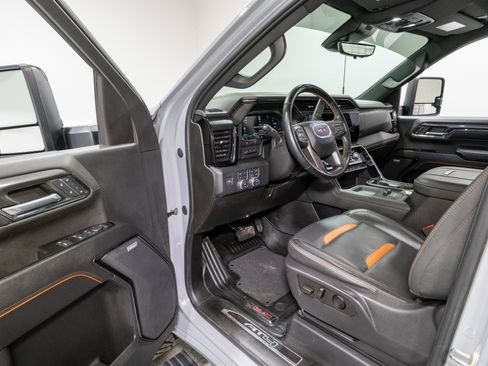 Used 2024 GMC Sierra 2500 AT4 w/ AT4 Premium Plus Package image 15