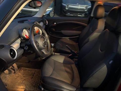 Used 2011 MINI Cooper Hardtop image 6