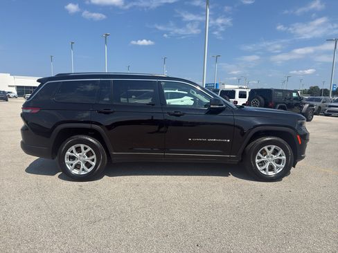 Used 2023 Jeep Grand Cherokee L Limited AWD/4WD image 4
