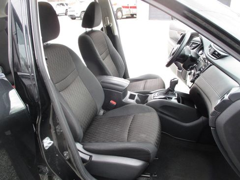 Used 2017 Nissan Rogue S image 20