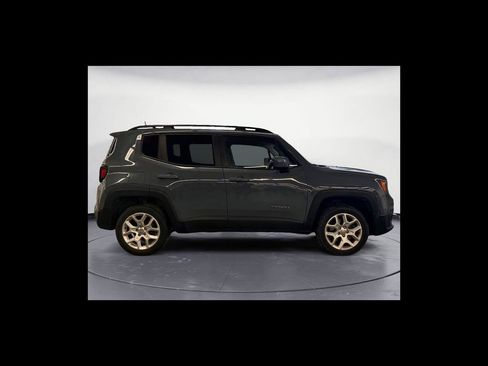 Used 2018 Jeep Renegade Latitude w/ Cold Weather Group AWD/4WD image 7