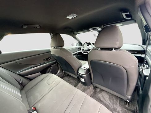 Certified 2025 Hyundai Elantra Sport image 25