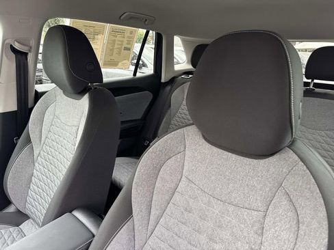 Used 2025 Volkswagen Tiguan S image 19