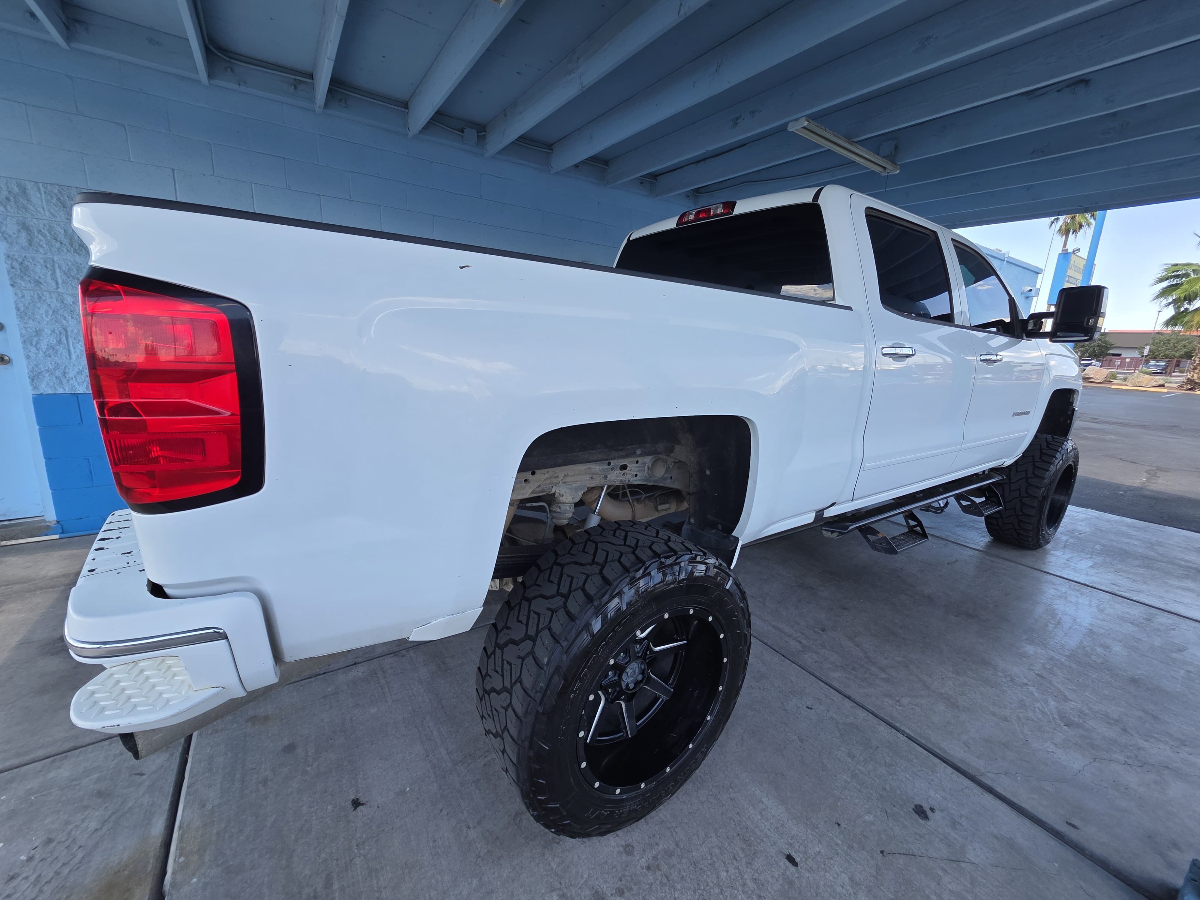Used 2019 Chevrolet Silverado 2500 LT AWD/4WD image 3