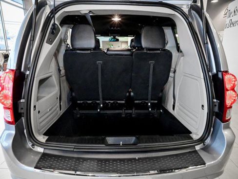 Used 2019 Dodge Grand Caravan SXT w/ Rear Park Assist Package image 20