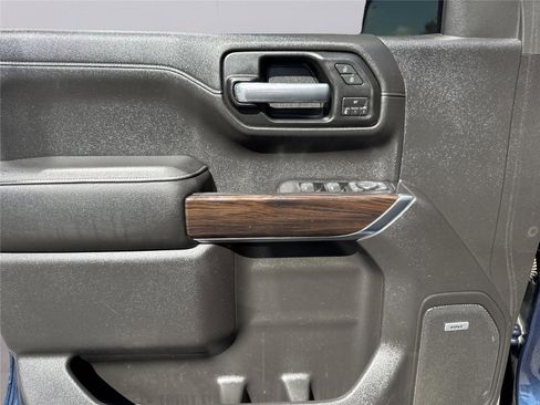 Used 2019 GMC Sierra 1500 SLT w/ SLT Premium Plus Package AWD/4WD image 18