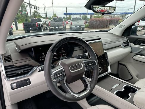 Used 2024 GMC Acadia Denali w/ Super Cruise Package FWD image 10