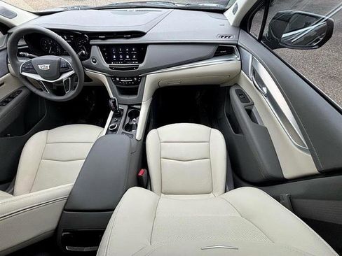 Used 2025 Cadillac XT5 Premium Luxury w/ Technology Package image 10