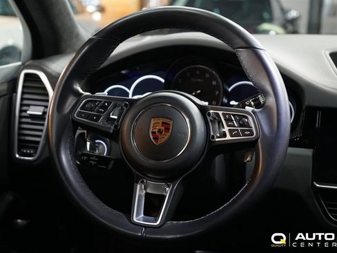 Used 2019 Porsche Cayenne Turbo image 17